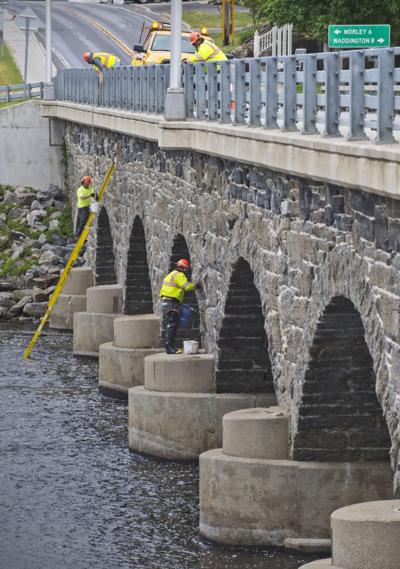 Madrid stone bridge gets needed work