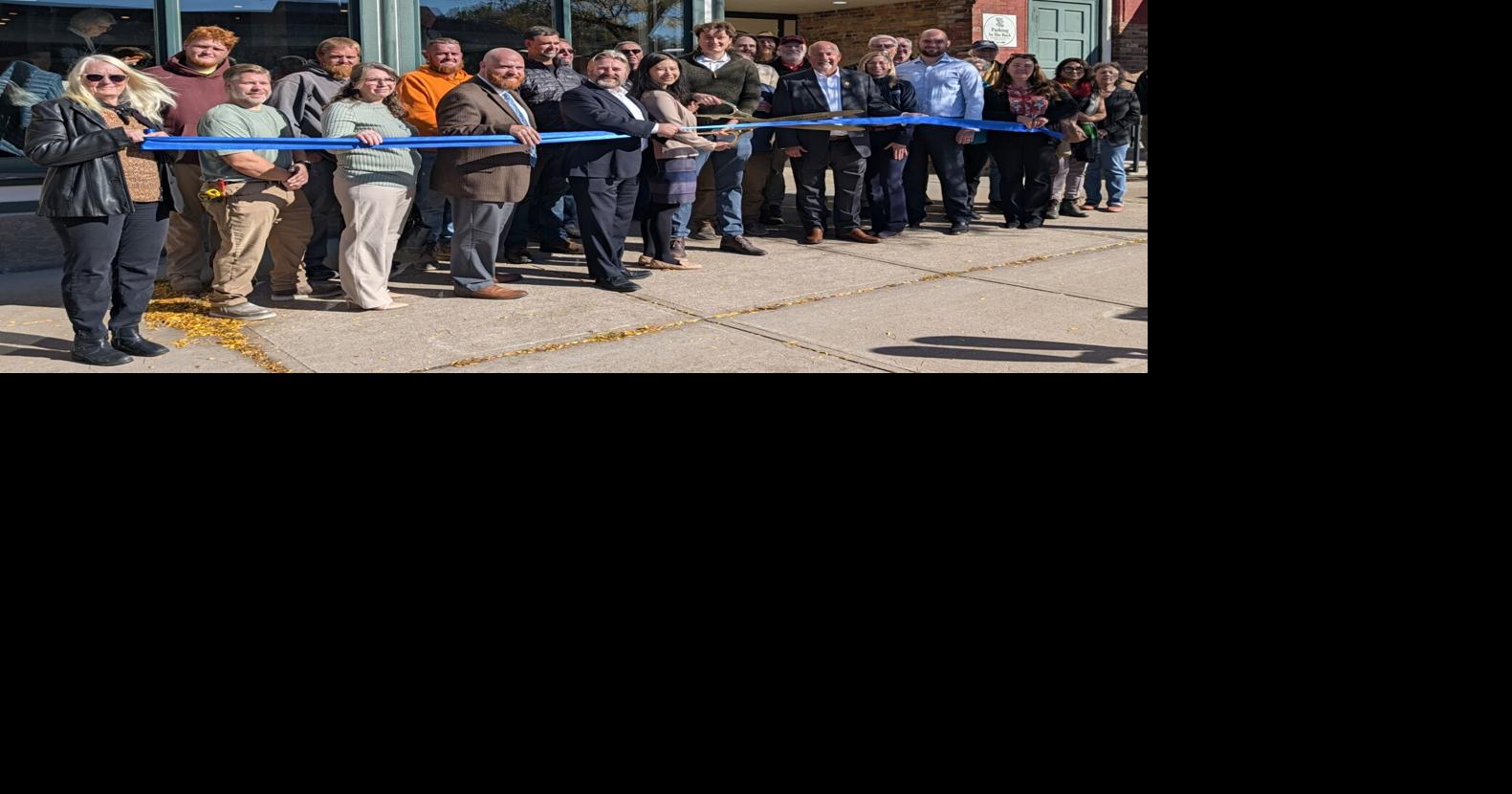 Nature’s Cafe cuts ribbon on downtown expansion