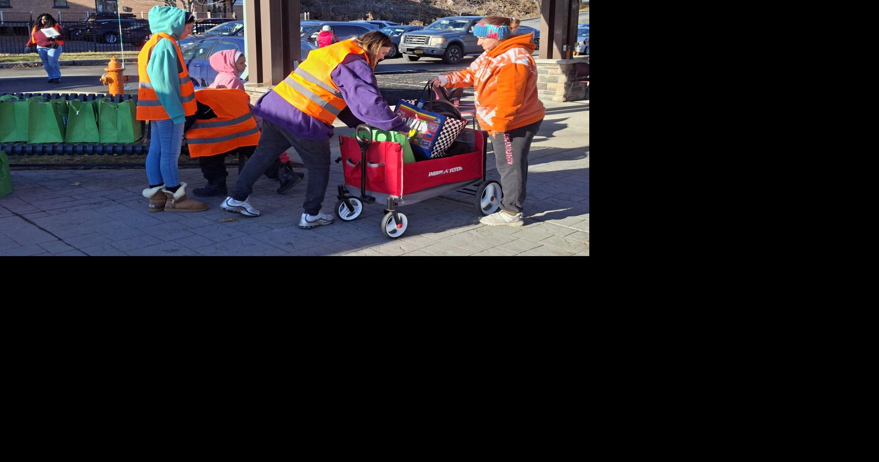 Harvest of Hope, with turkeys on the side, brightens Thanksgiving spirit