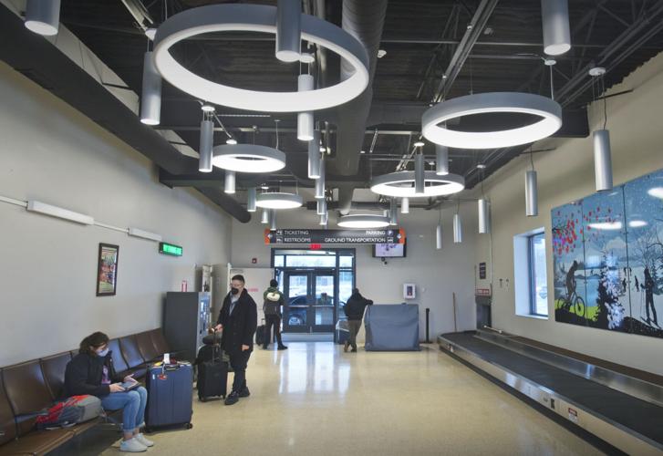 SkyWest pulling out of Ogdensburg airport; flight schedule to stay the