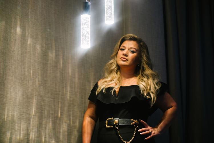 Kelly Clarkson Doesn't Need Spanx After Weight Loss
