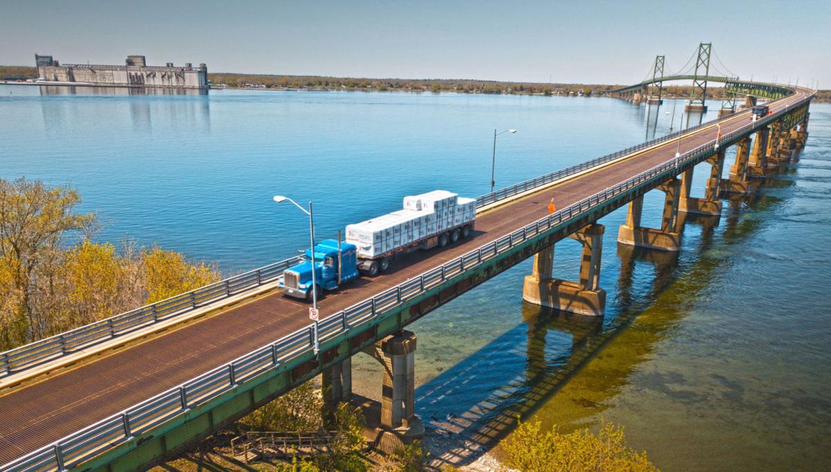 International bridge crossings drop dramatically as U.S.Canadian border closure extended Top