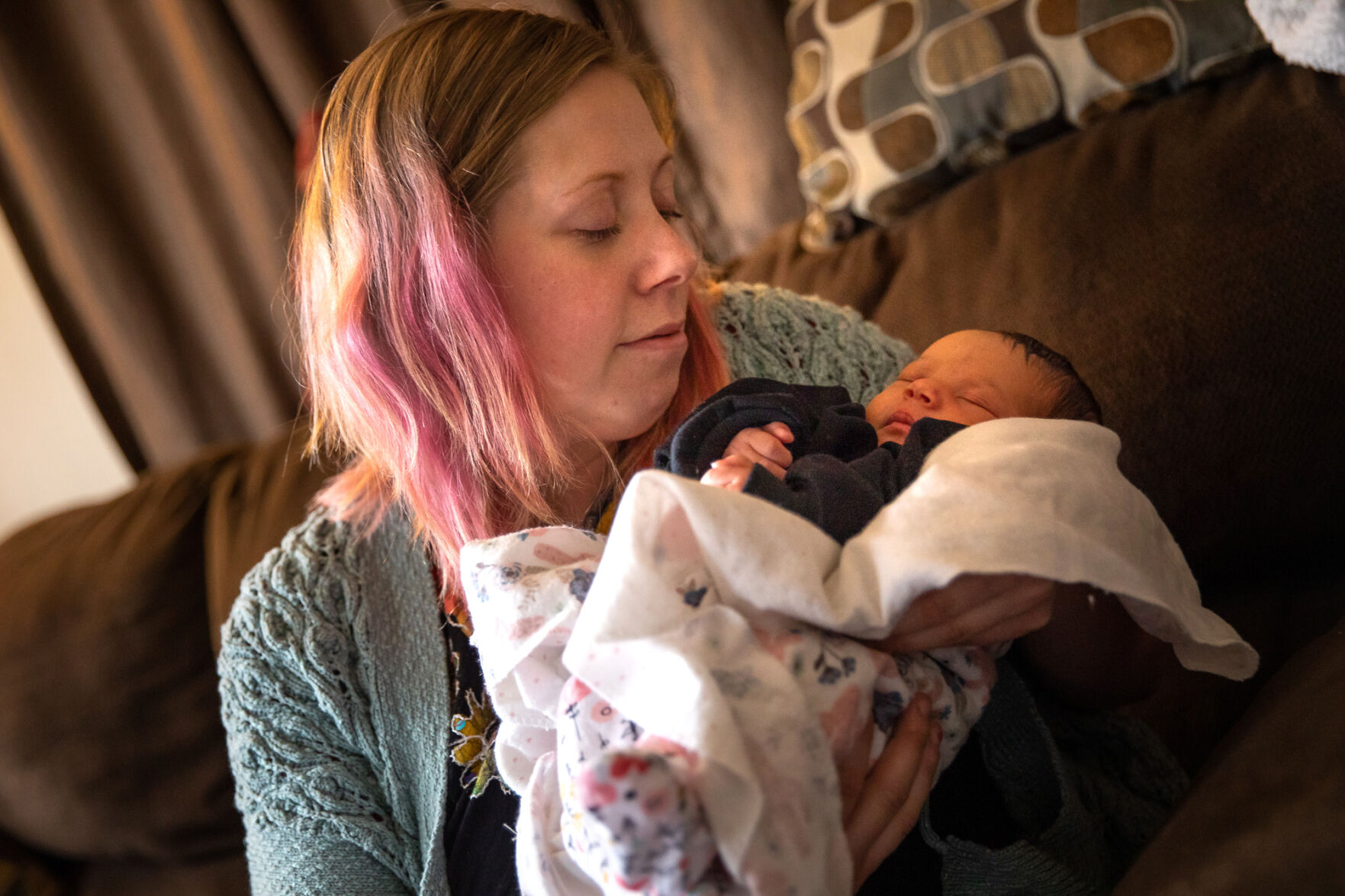Watertown firefighter has a special home delivery for young mother - Vimarsana News