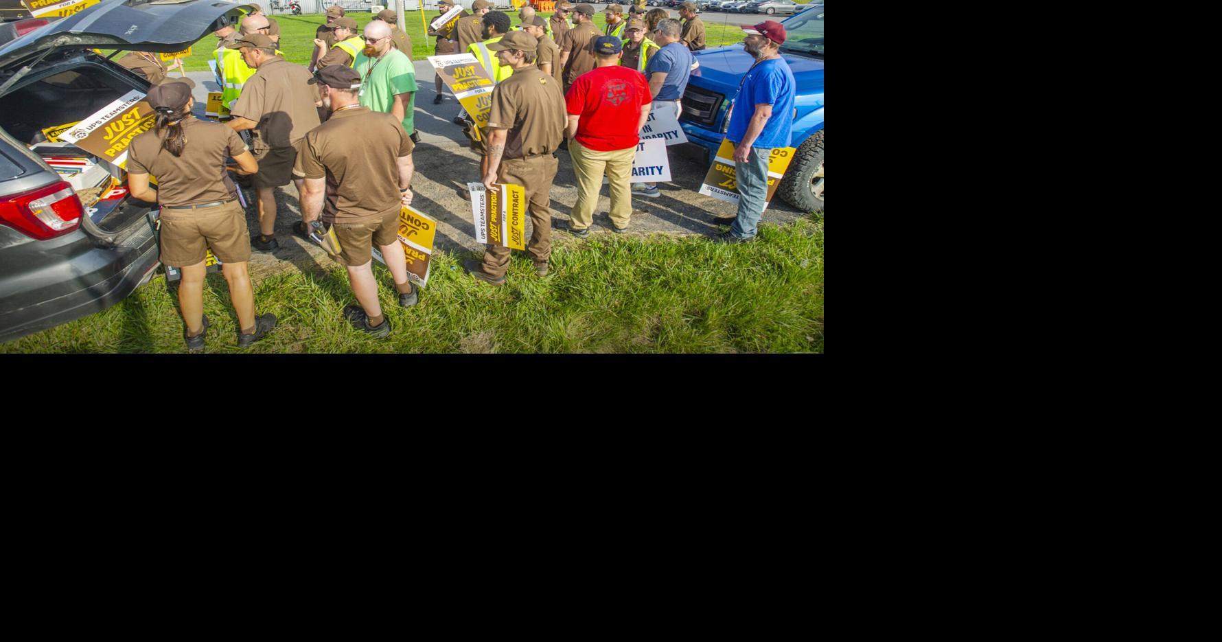 PHOTOS Practice picket Business