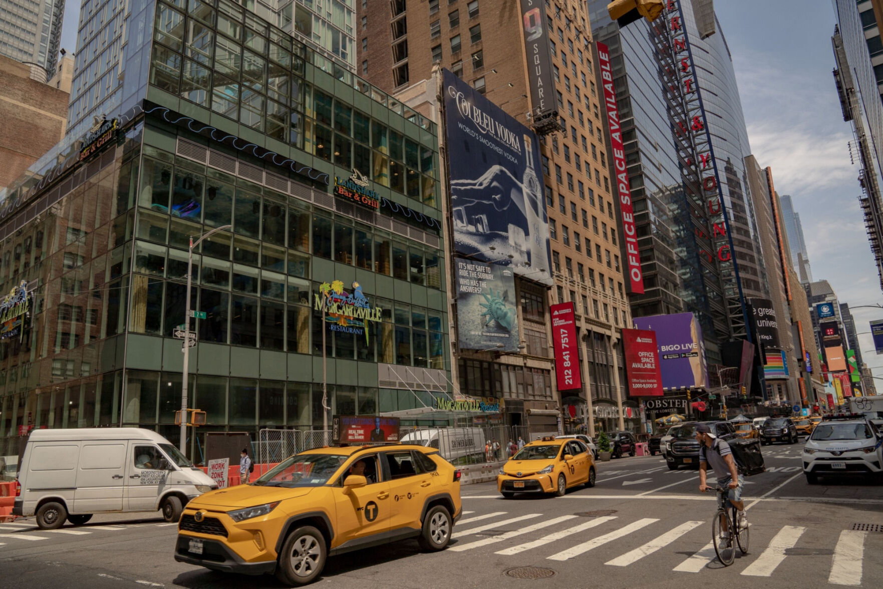 New York taxis back in driveru0027s seat  Business  nny360.com