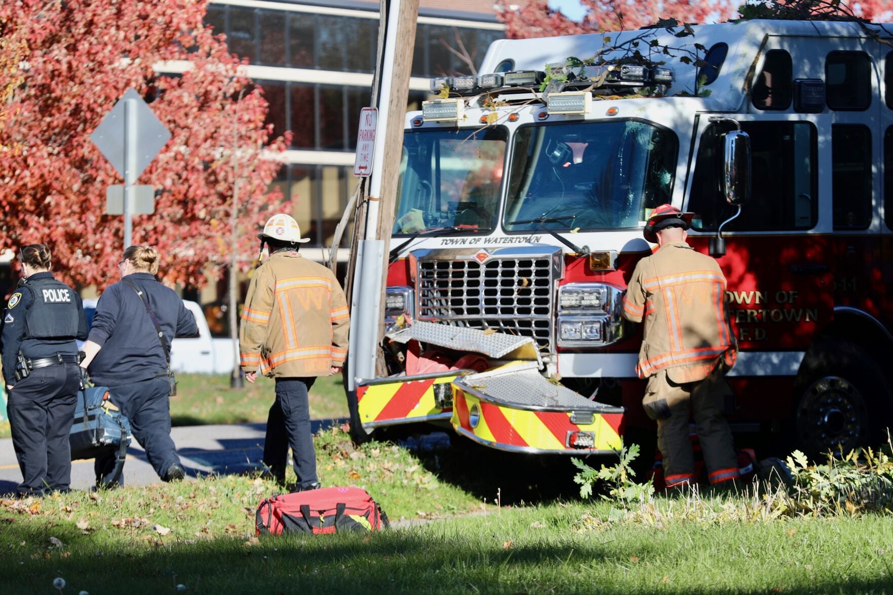 FIREFIGHTER SUFFERS MEDICAL EMERGENCY DRIVING RIG, CRASHES - NEW YORK ...