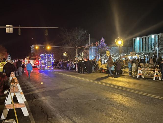 Watertown kicks off holiday season with tree lighting and parade
