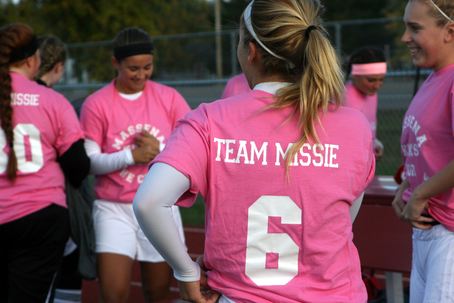 soccer teams with pink jerseys