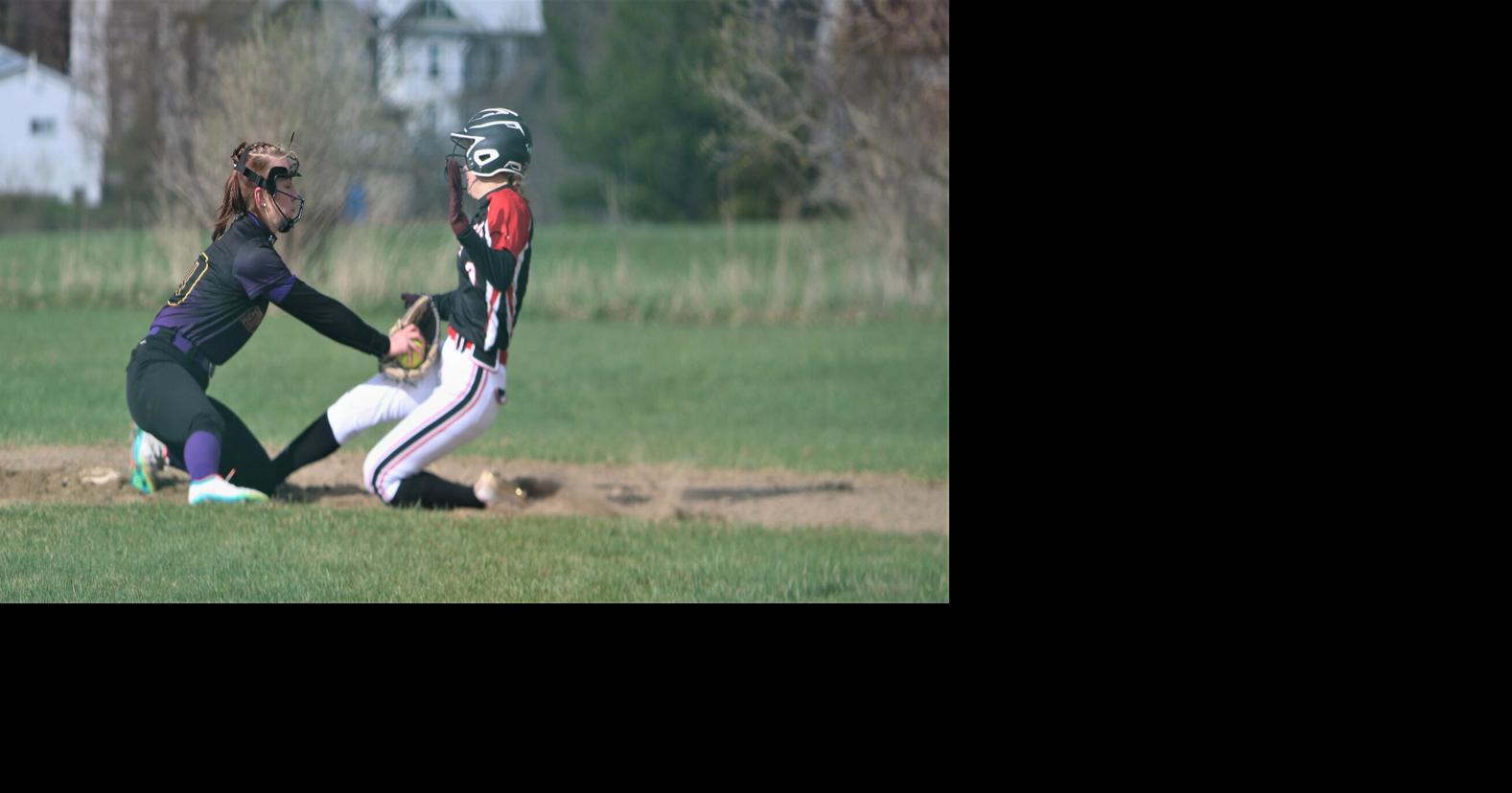 Hammond turns back Heuvelton; HD wins baseball opener Section10