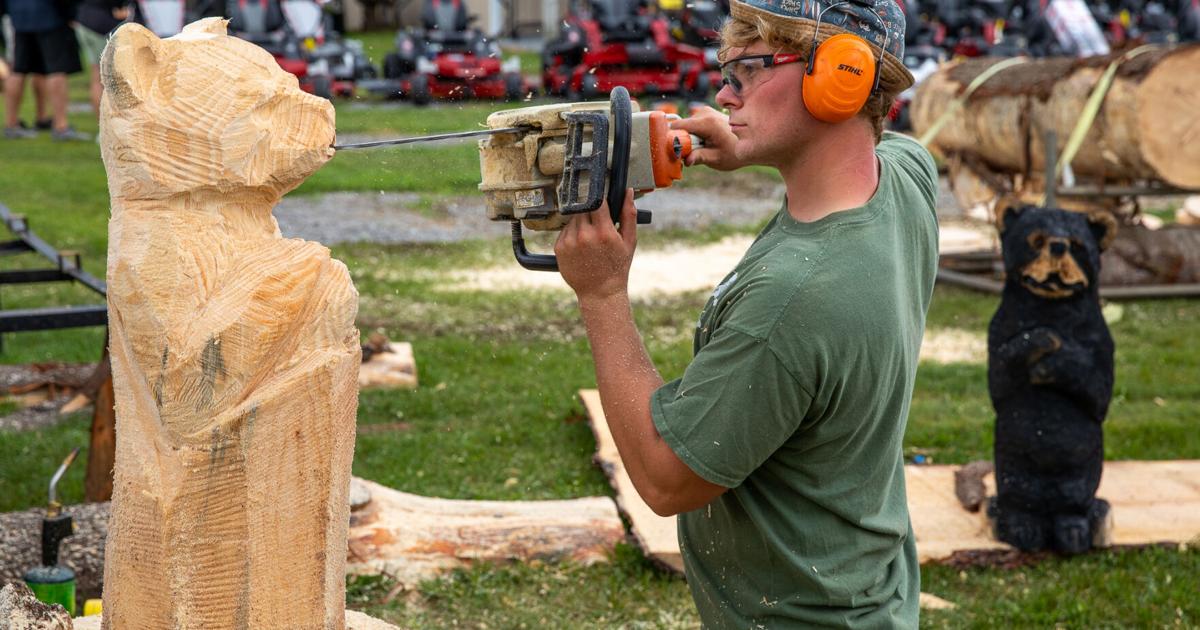 Watertown open house highlights loyal woodcarving community | Arts and Entertainment