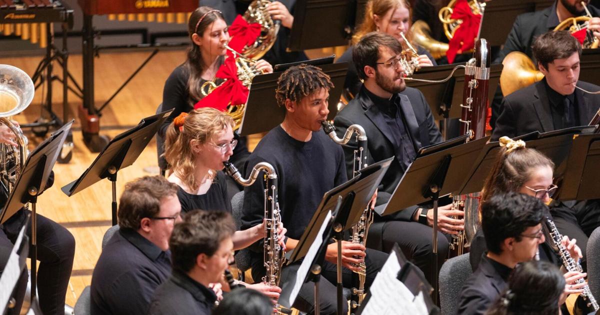 Crane Candlelight Concert returns with world premiere, holiday favorites | Arts and Entertainment Crane Candlelight Concert returns with world premiere, holiday favorites | Arts and Entertainment