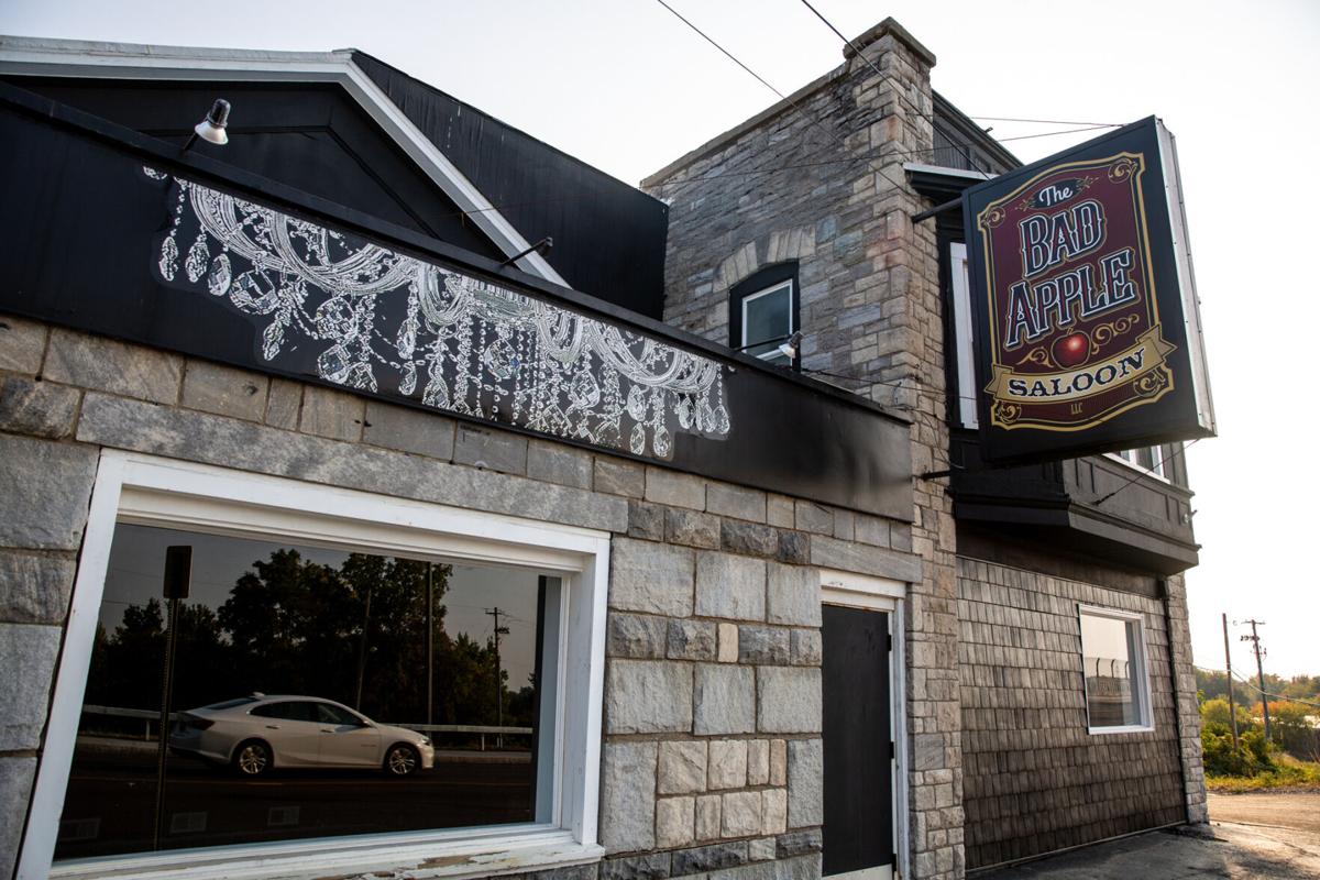 Bad Apple Saloon In Watertown Is Turning Arsenal Street Club Back Into Restaurant Business Nny360 Com