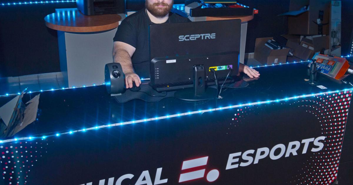 SUNY Canton student opens nonprofit esports organization at St. Lawrence Centre mall | Business