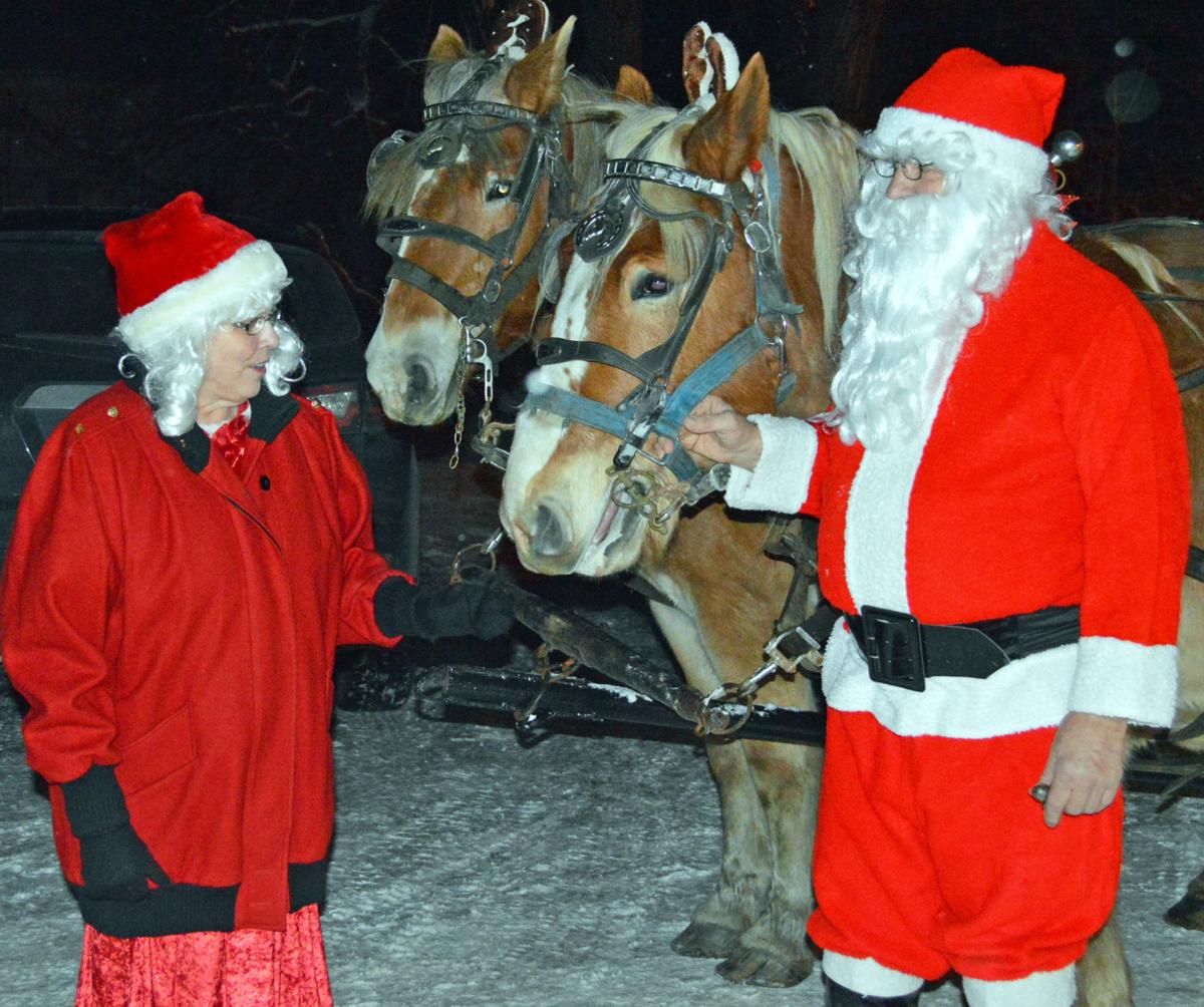 Christmas In Croghan 2022 Crowds Join Croghan Christmas | News | Nny360.Com