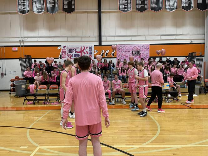 Phoenix basketball community pulls together for Pink Out