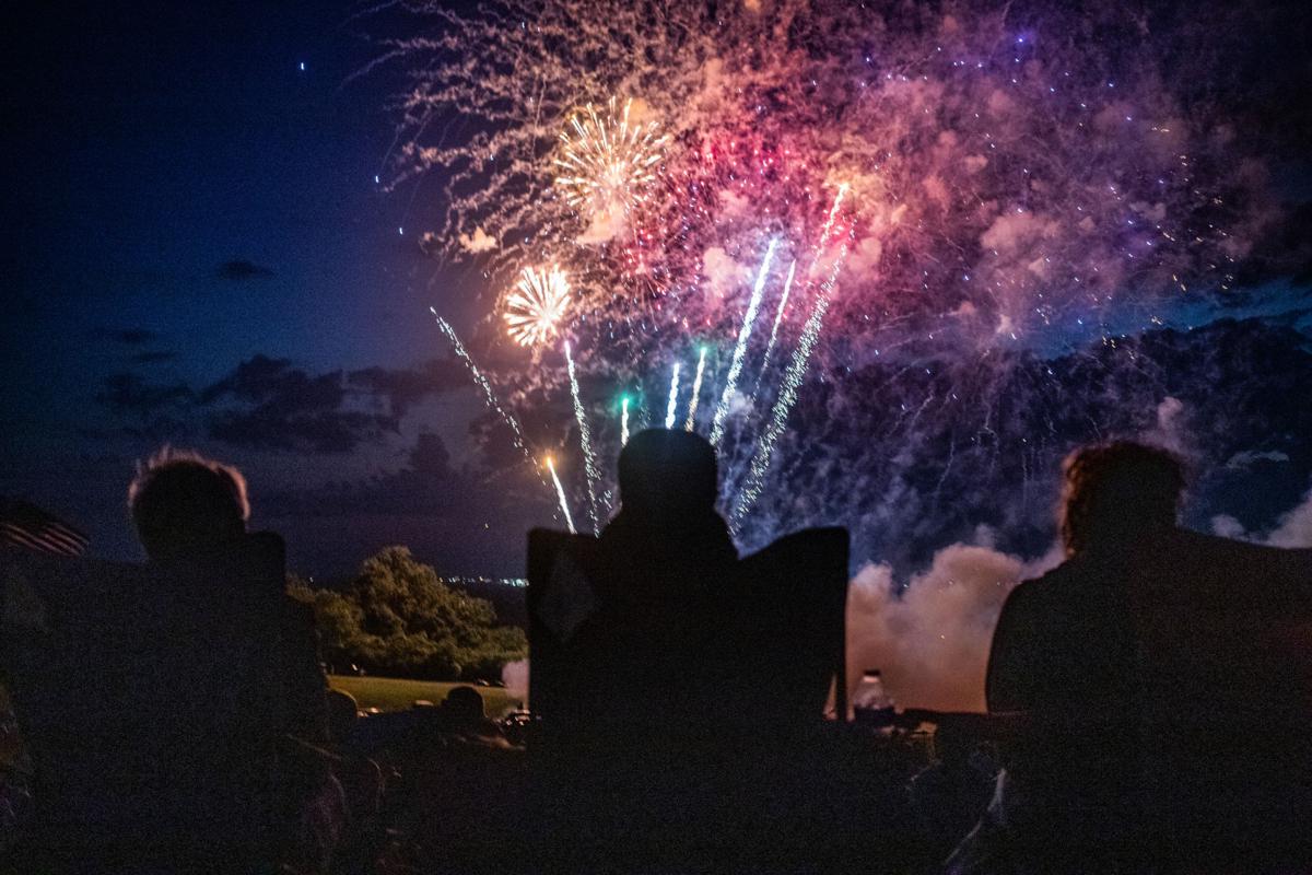 0703_wdj_ThompsonParkFireworks_dn1.JPG