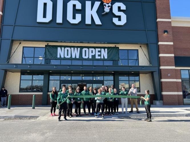 DICK’S celebrates grand opening