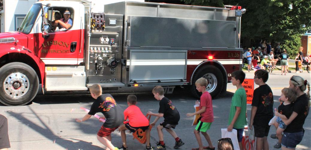 ‘Spooky’ Labor Day parade entertains crowd on Heuvelton’s State Street