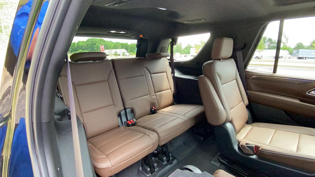 2021 Chevrolet Tahoe SUV sets standard for big SUVs | Auto Features