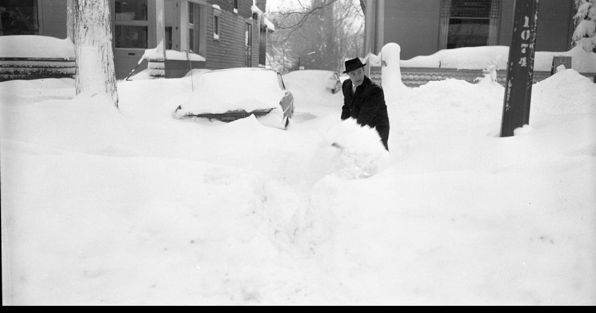 Winter storm cancels flights, closes schools in Canada