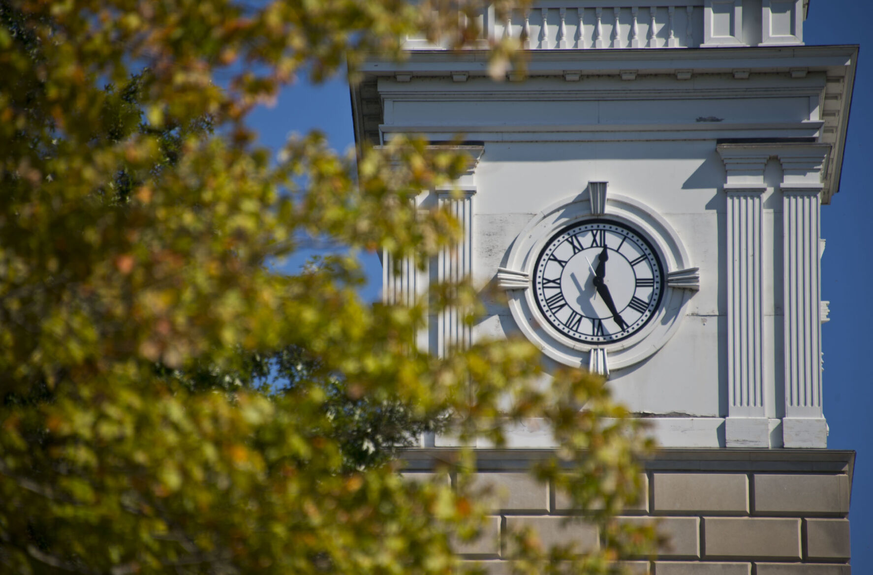 Clocks ‘fall back’ for daylight saving time soon, but not in some