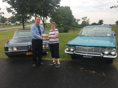 Cruisers club donates to Volunteer Transportation Center