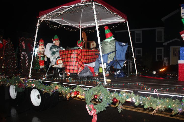Lights and music featured in Carthage Christmas parade Arts and