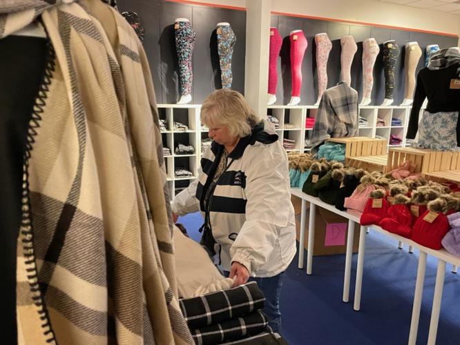 shoe stores in salmon run mall