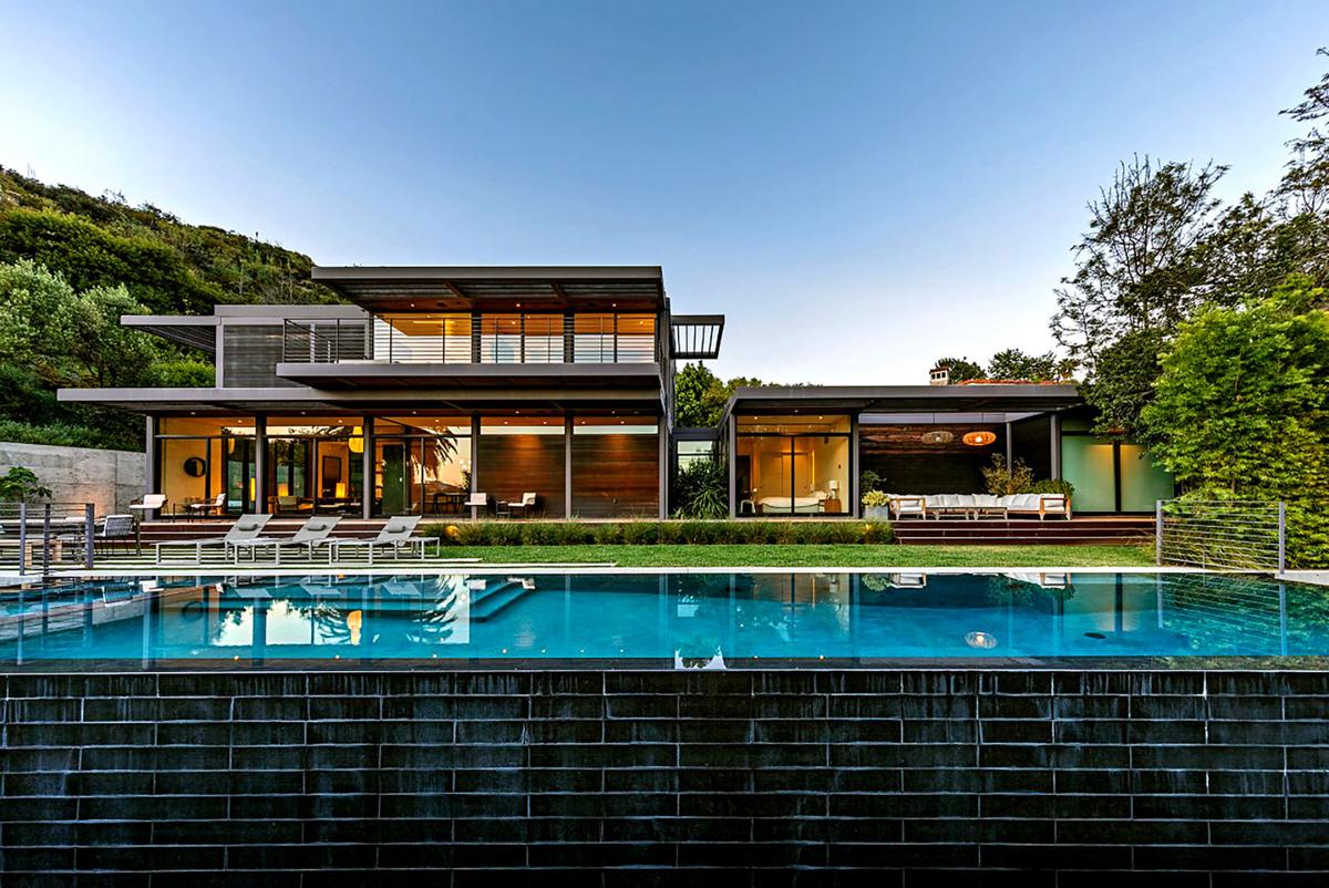 Will lists awardwinning home Home and Garden