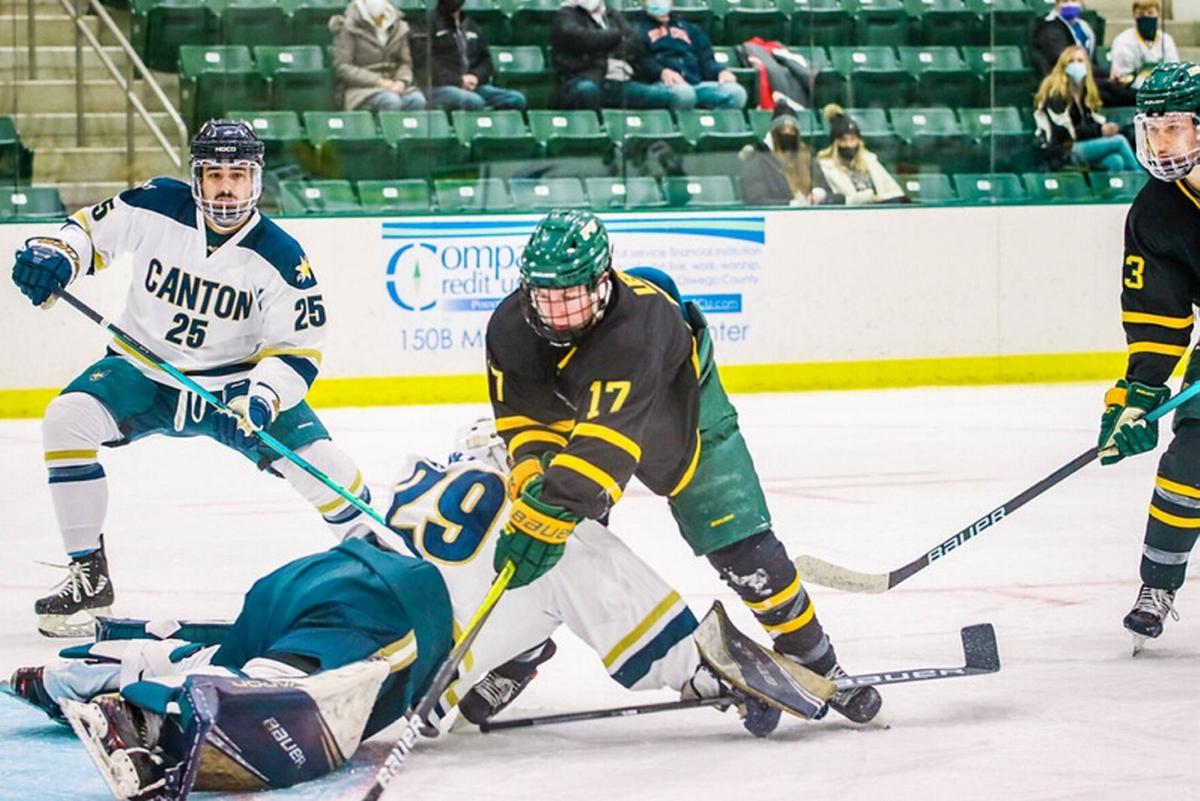 Oswego State men’s and women’s ice hockey teams host a full weekend of home games