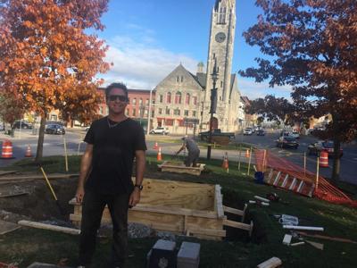 Sculptor back in Watertown, preps for unveiling
