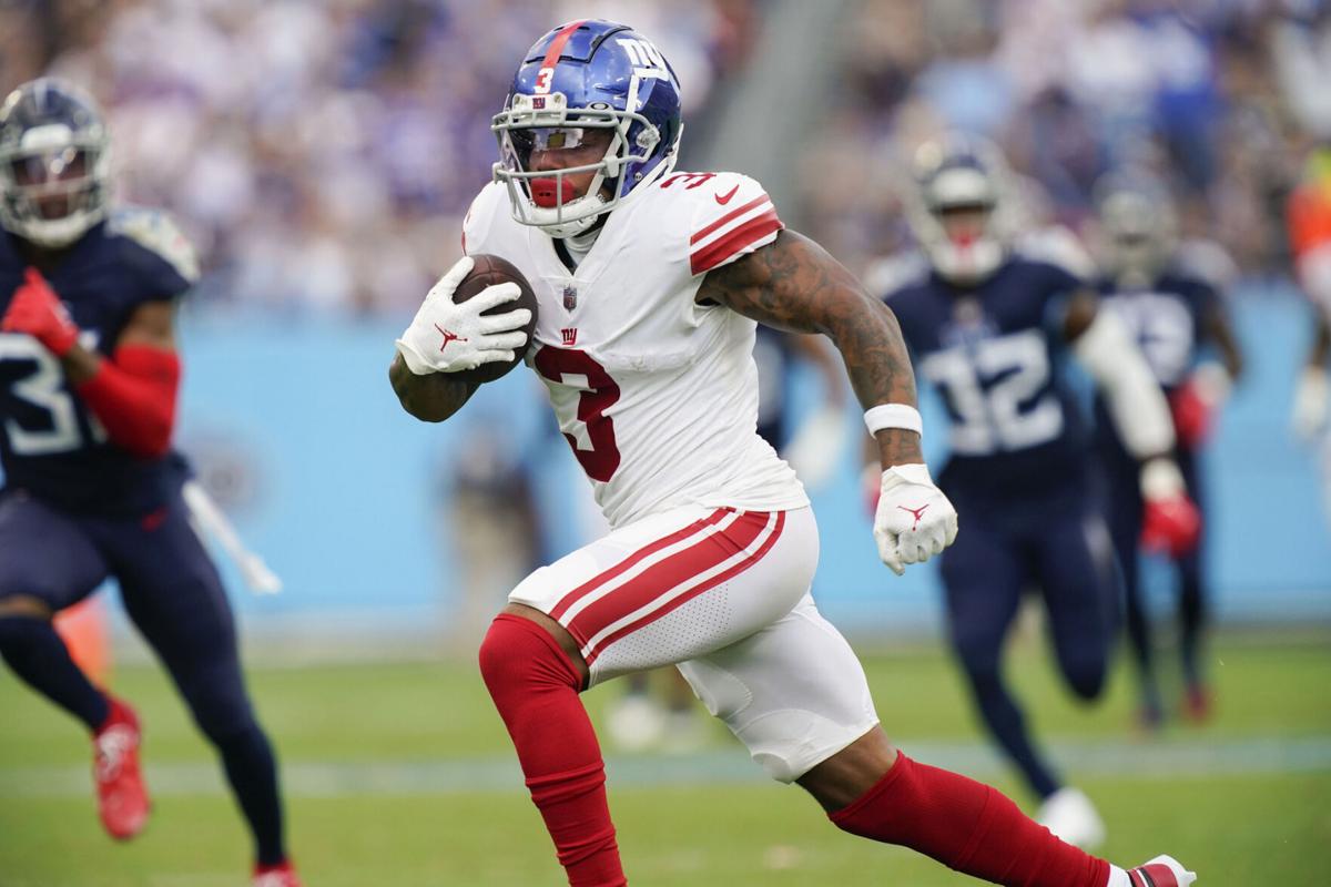 Pro football: Giants rally, score two-point conversion to stun Titans, Pro  Sports