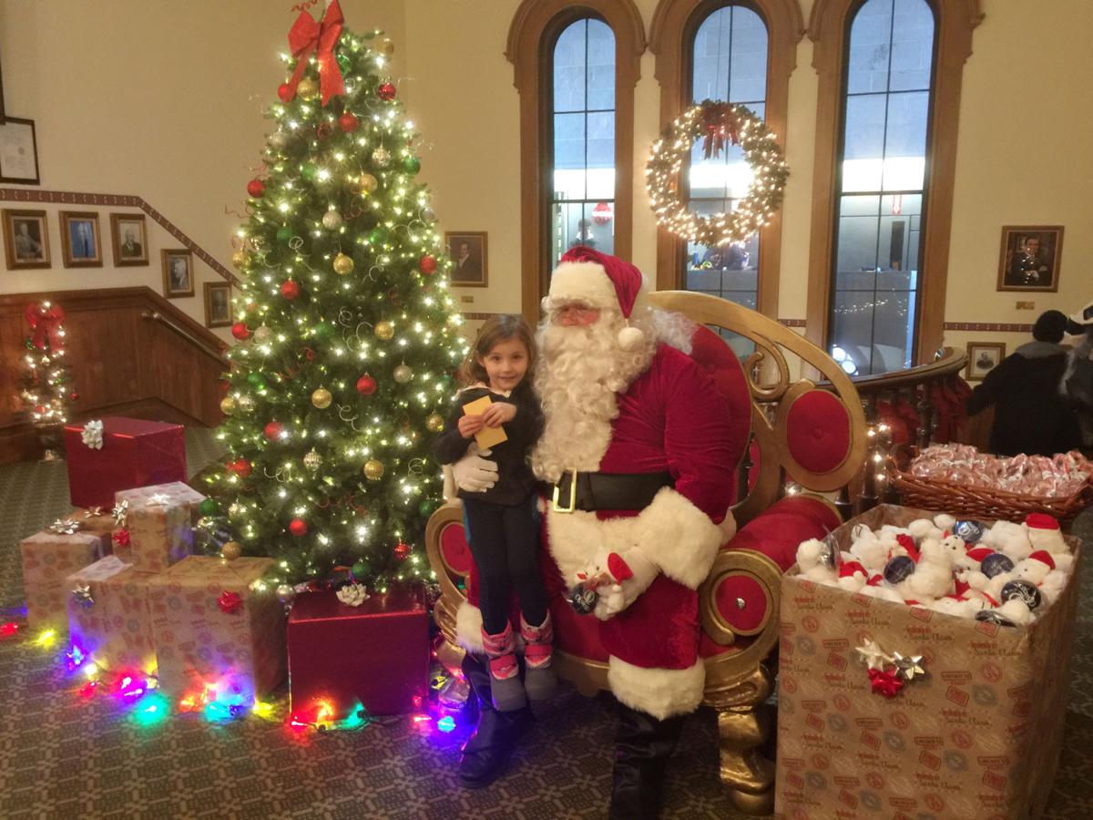 Oswego S Christmas Tree Lighting Festivities Ring In The Holiday Season Arts And Entertainment Nny360 Com