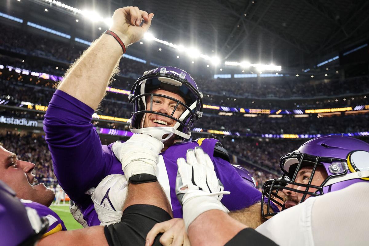 Vikings stun Colts with historic 33-point rally