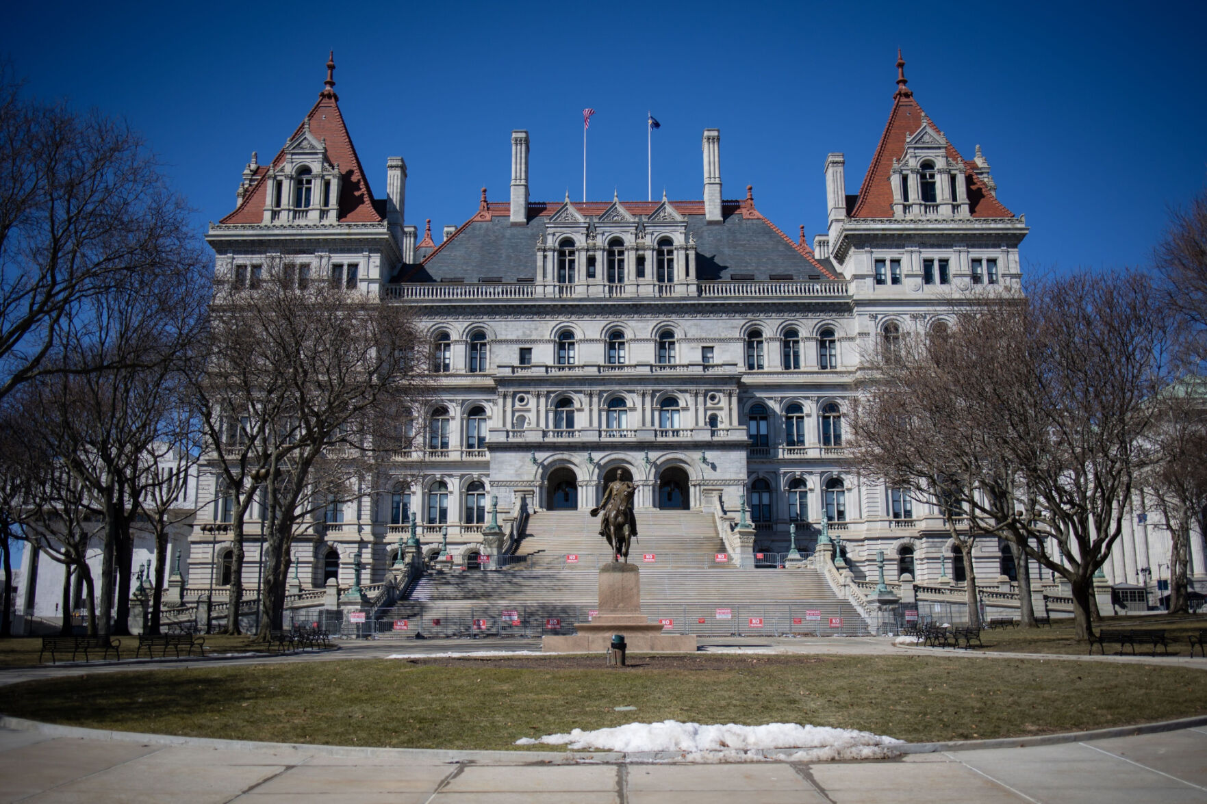 State Legislature closes in on six-day late, $212B budget - Vimarsana News