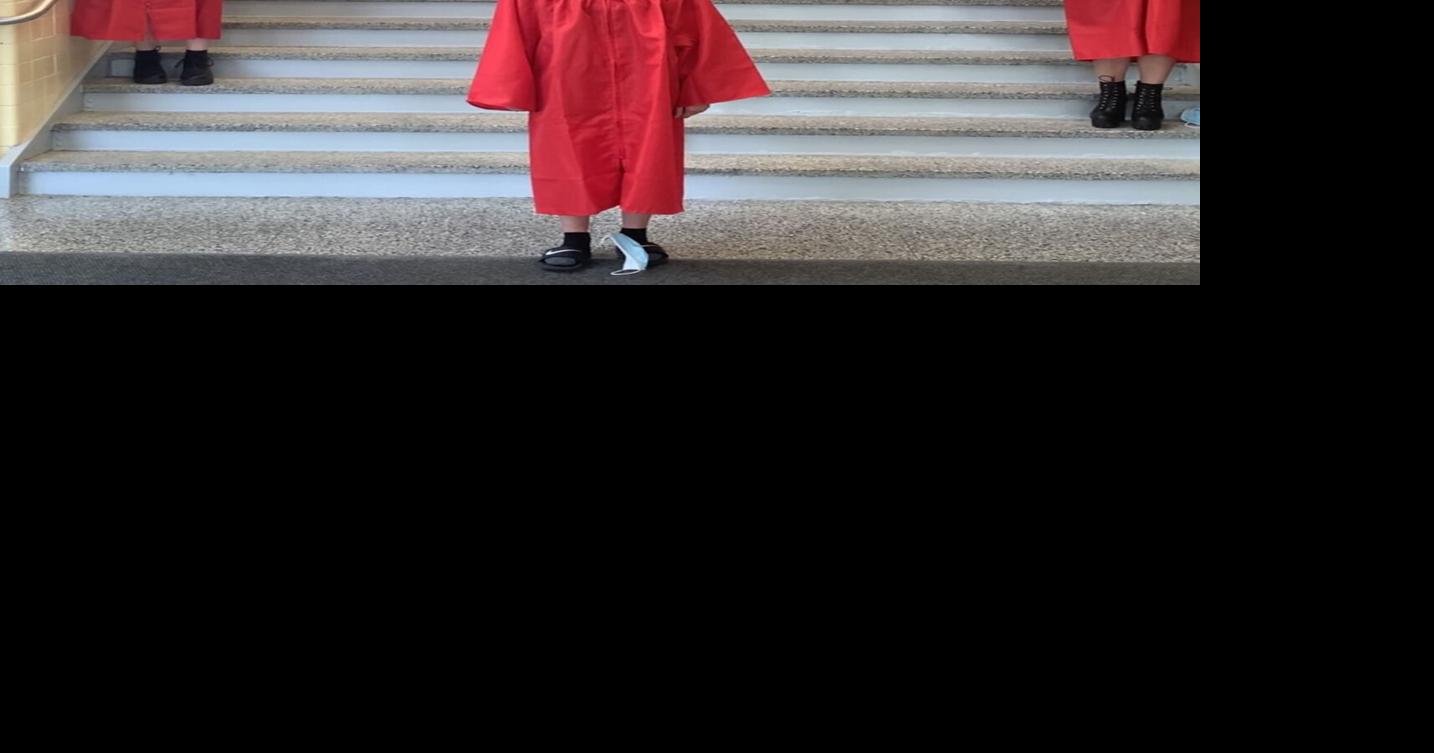 PHOTO 10 Carthage students graduate Education