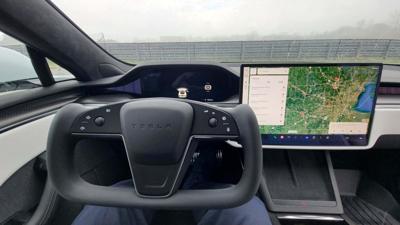 Teen hacker claims ability to control 25 Teslas worldwide