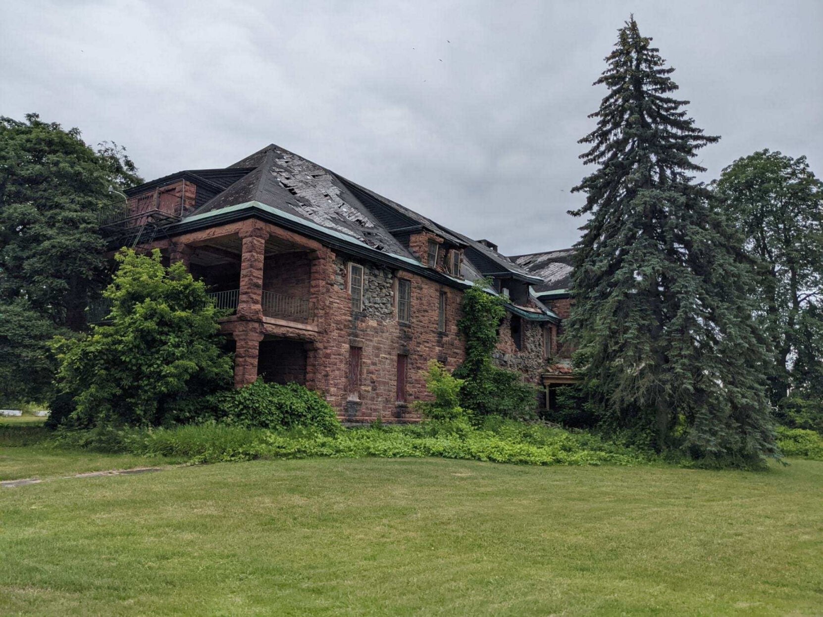 Ogdensburg tables resolution seeking state action on blighted psychiatric center buildings - Vimarsana News