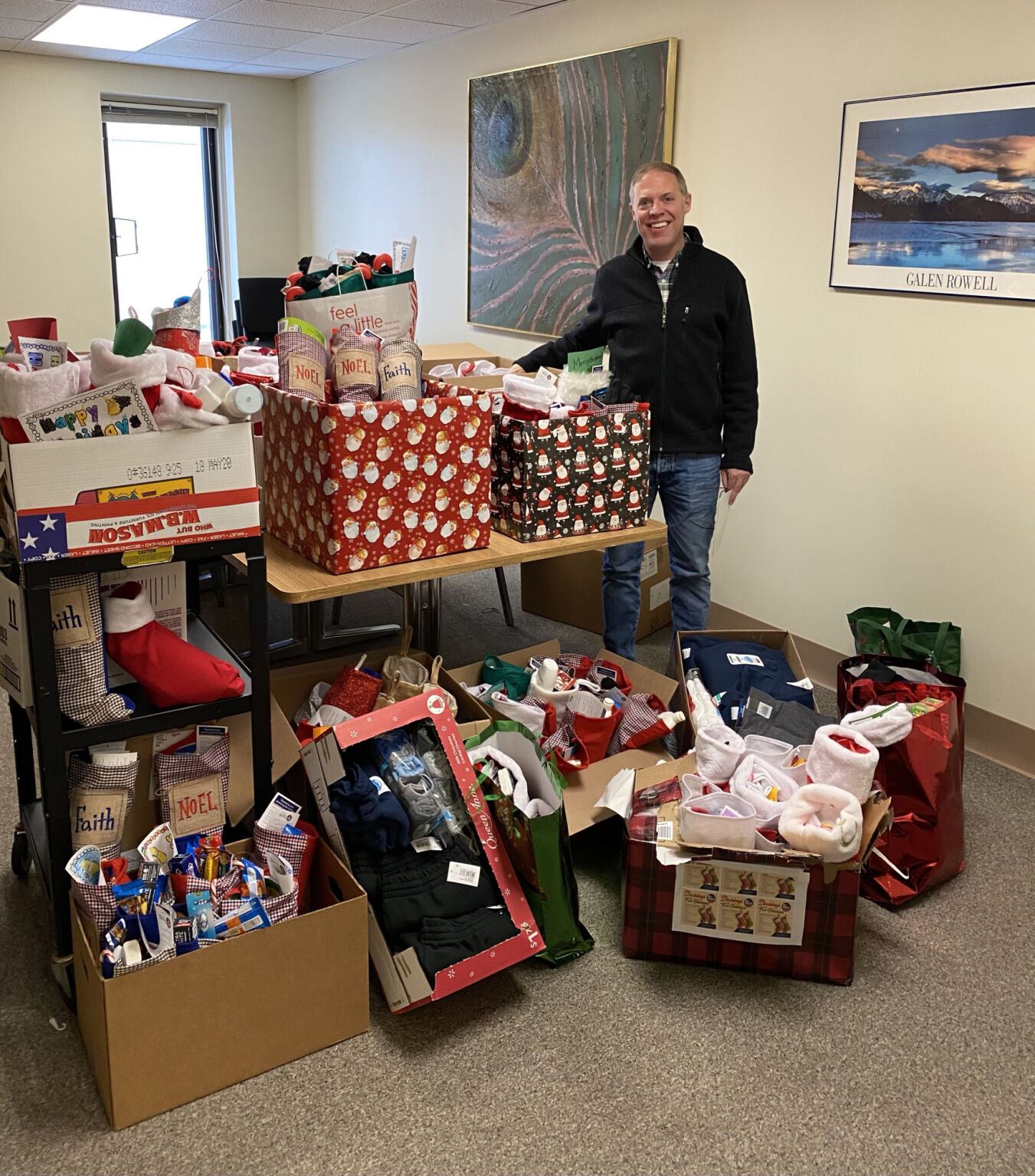 Assembly Minority Leader delivers community's donations to veterans | Community Giving - Vimarsana News