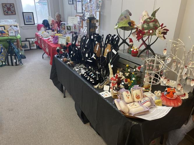 Sackets Harbor getting in the holiday spirit with craft fairs
