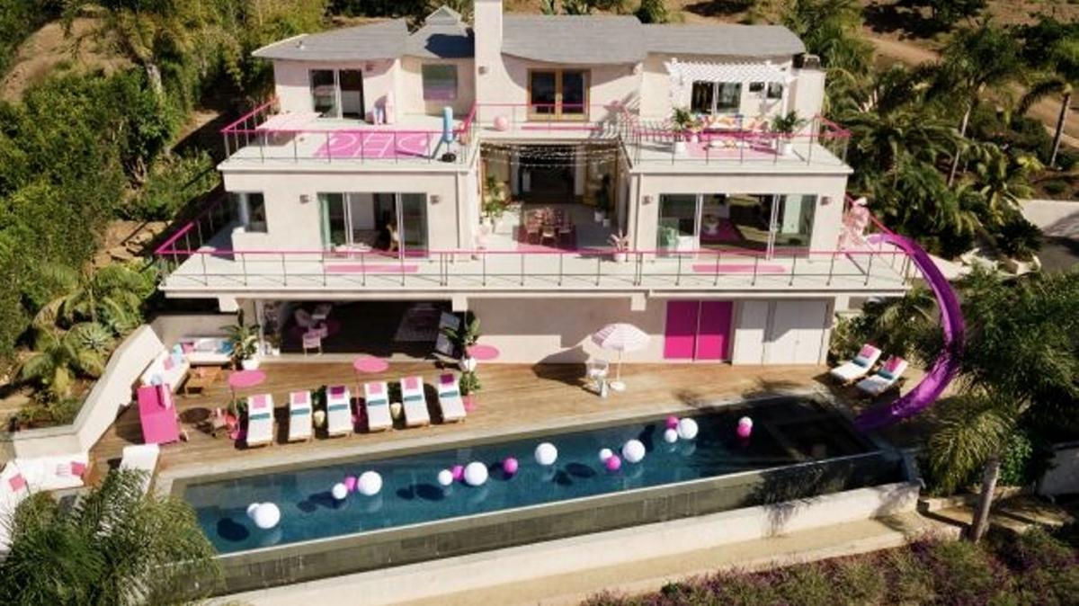 You Can Stay In Barbie S Real Life Malibu Dreamhouse Home And