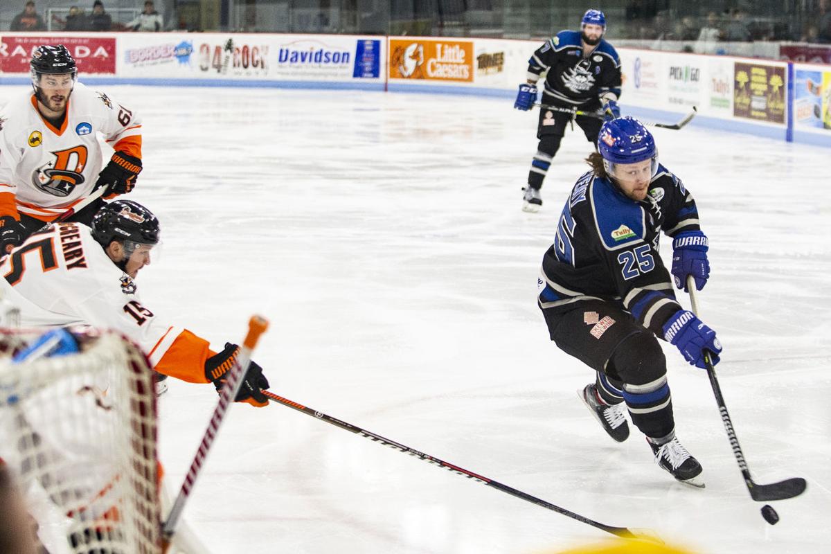 Local Pro Hockey Rookie Bogdziul Sparks Wolves To Win Over Hat Tricks Wolves Nny360 Com