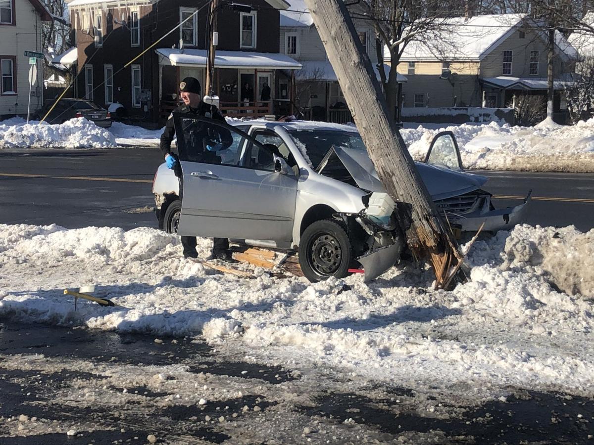 Witnesses help child, driver after crash in Watertown Jefferson