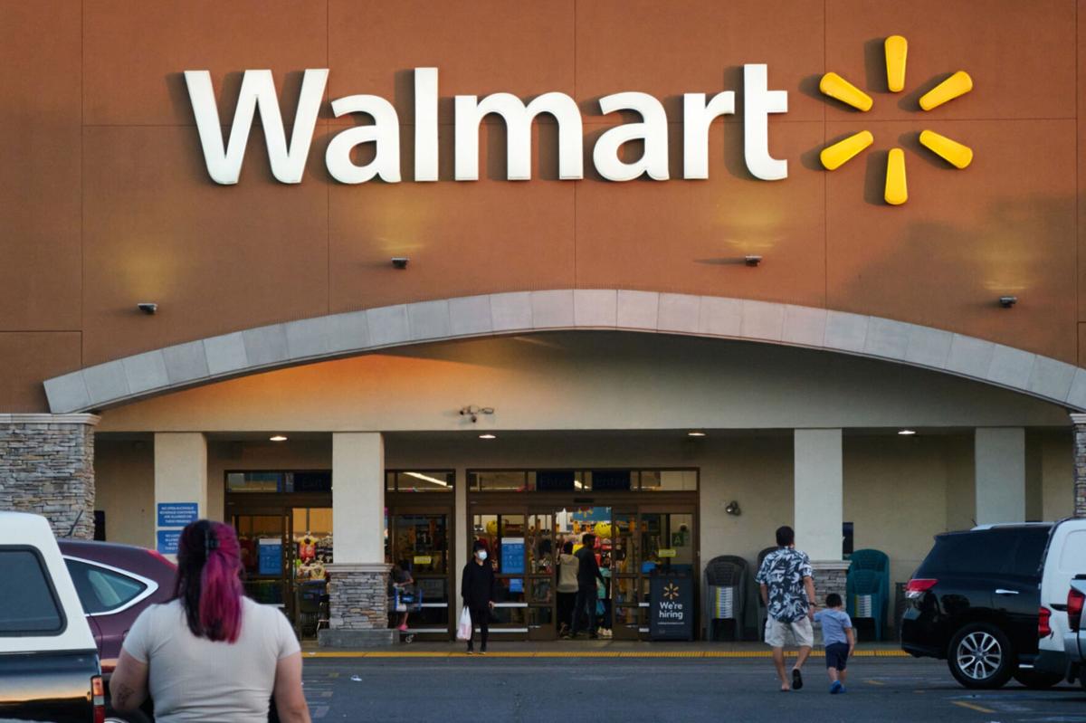 Walmart offers $210K for managers to lure recruits | Business | nny360.com