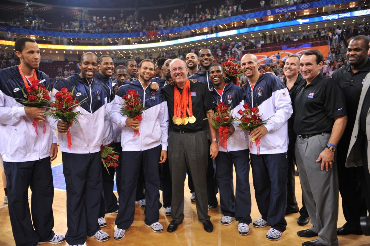 College Basketball Syracuse Coach Players Remember Nba Great