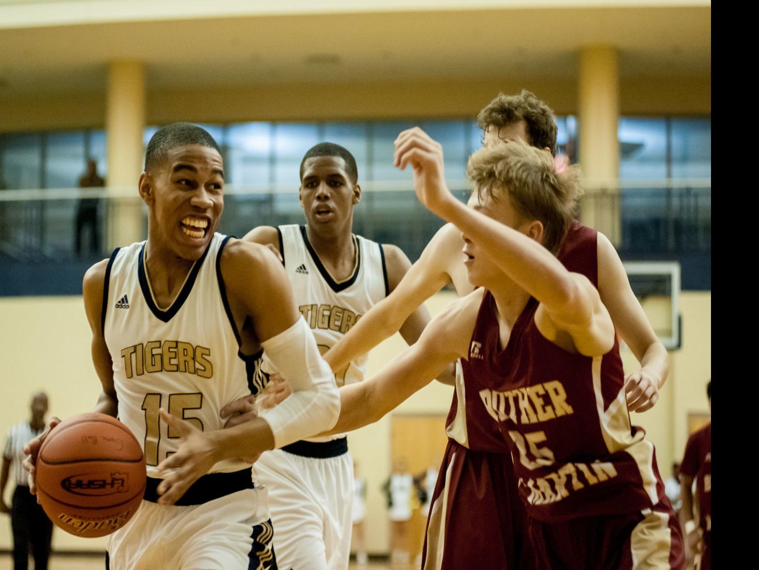 Holy Cross Third Quarter Run Pivotal In Win Over Brother Martin
