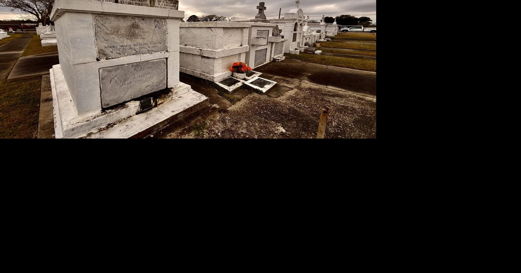 Ripley's recognized Acadiana cemetery for wrong-way graves ...