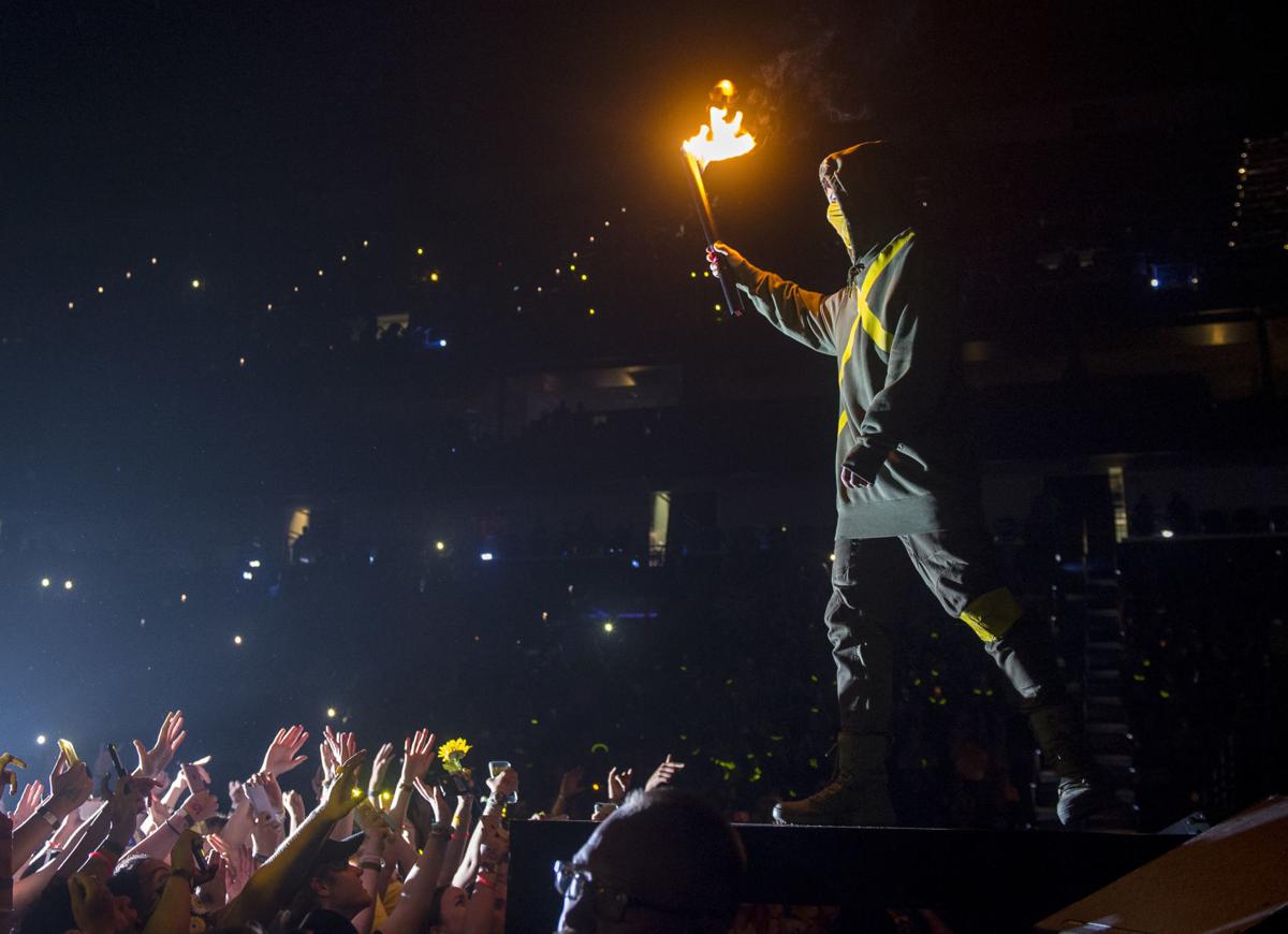 Review Twenty One Pilot Recycled Some Tricks But They Were Still