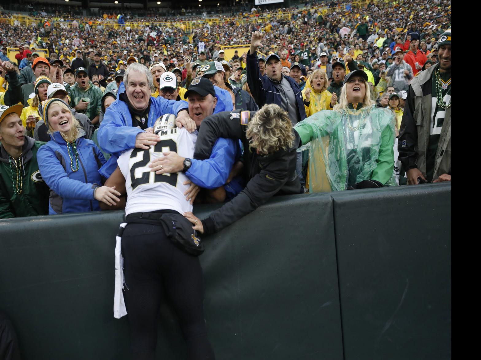 Mark Ingram's Lambeau Leap lands in arms, heart of Baton Rouge man