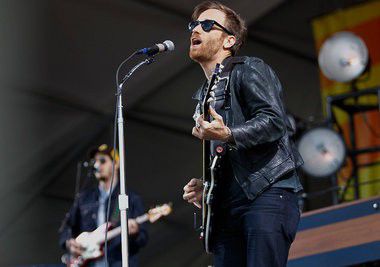 The Black Keys needed only guitars and drums to rock the New